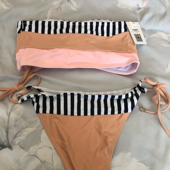 Cupshe black and white stripe strapless bikini set - Picture 1 of 4